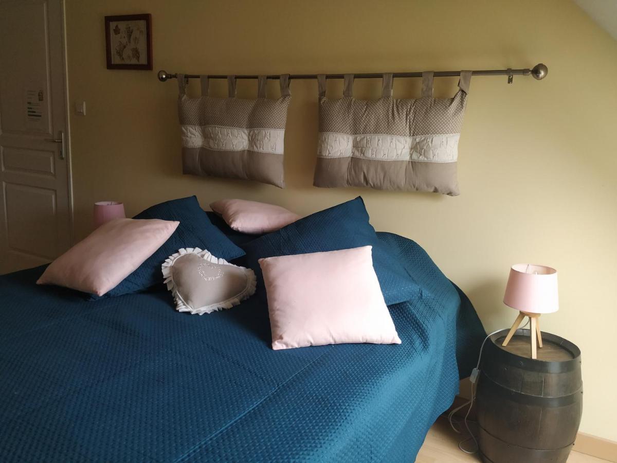 Le Logis Du Livier Hotel Saint-Georges-sur-Layon Kamer foto